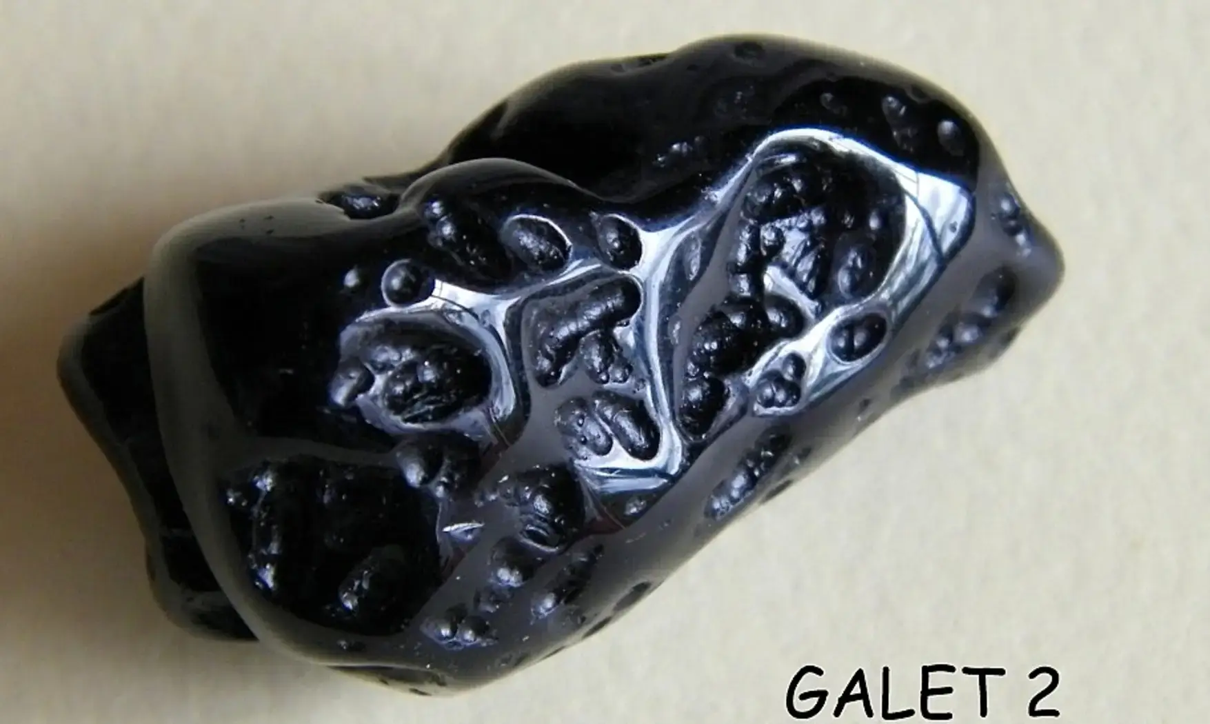 Tectite Galet pierre roulée 2