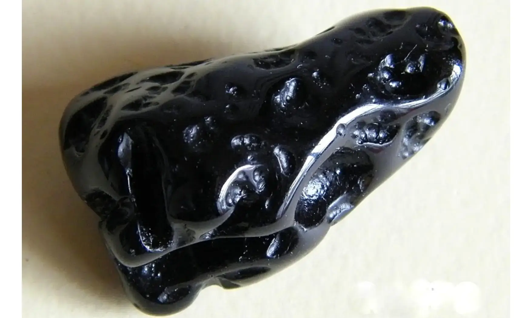 Tectite Galet pierre roulée 2