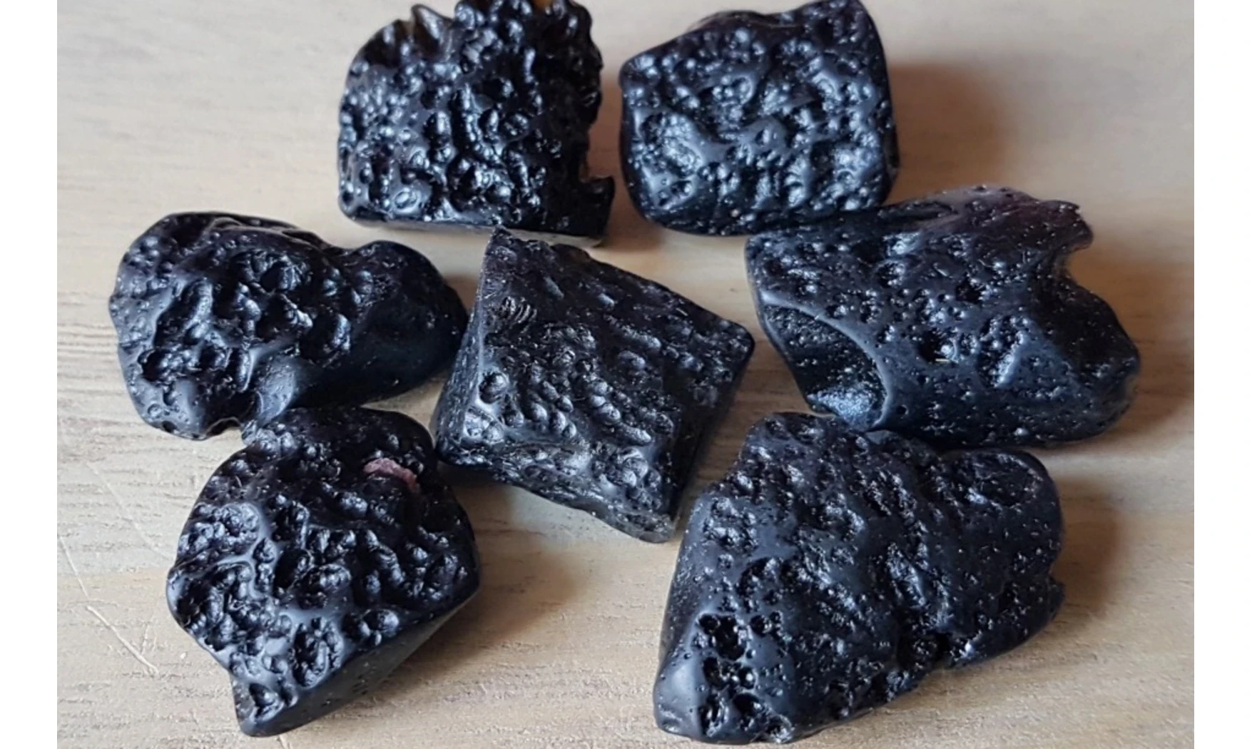 Tectite pierre roulée