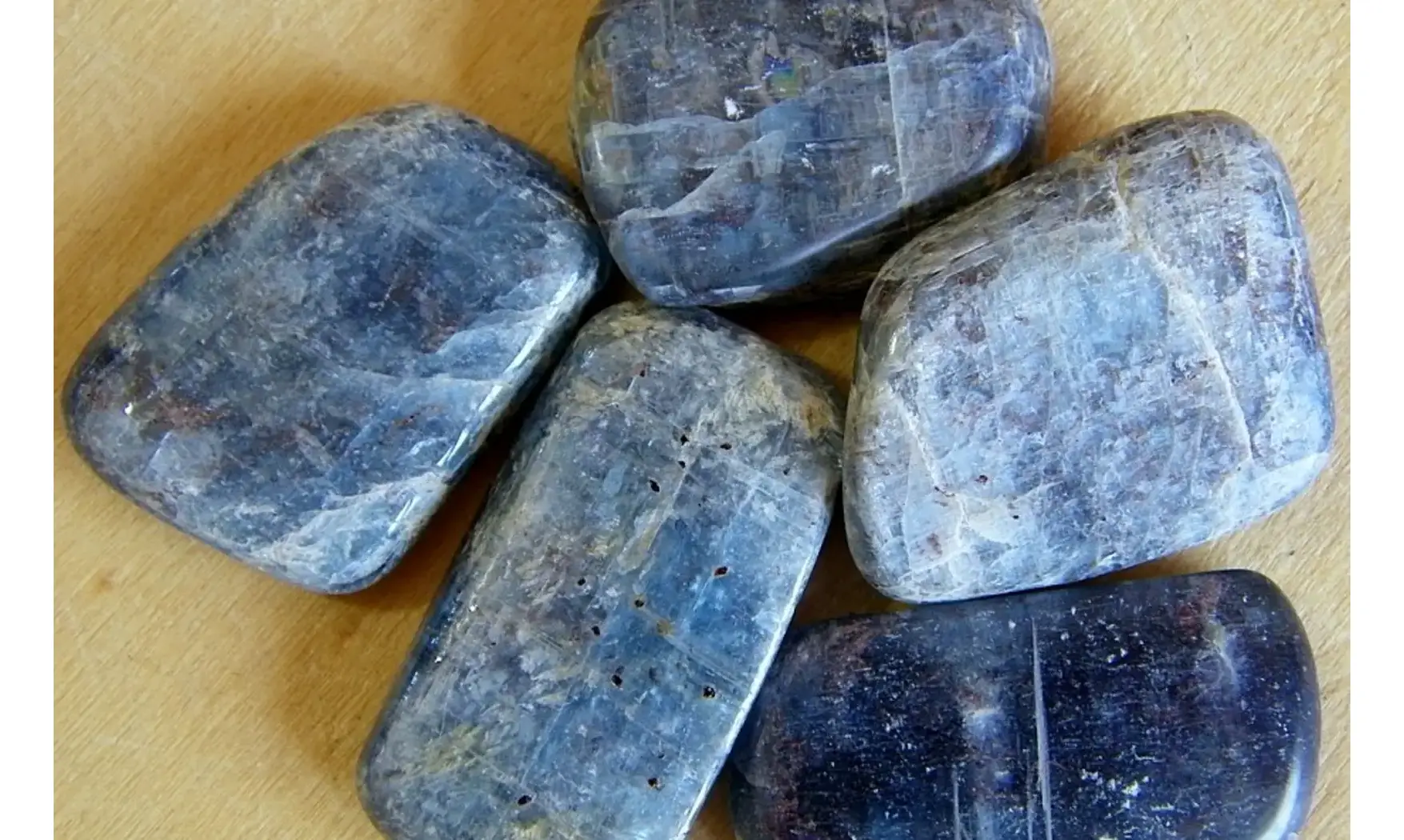 Cyanite Galet pierre roulée