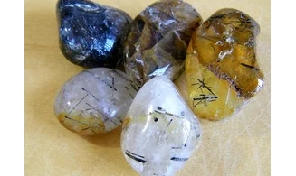 Cristal Quartz Tourmaline pierre roulée