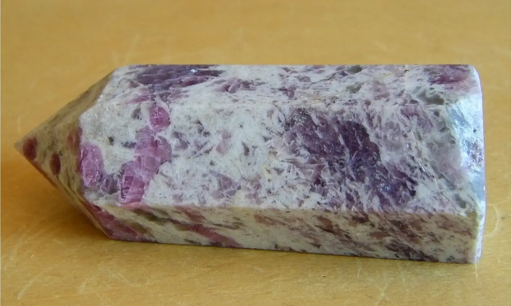 Tourmaline rose Bâton Massage