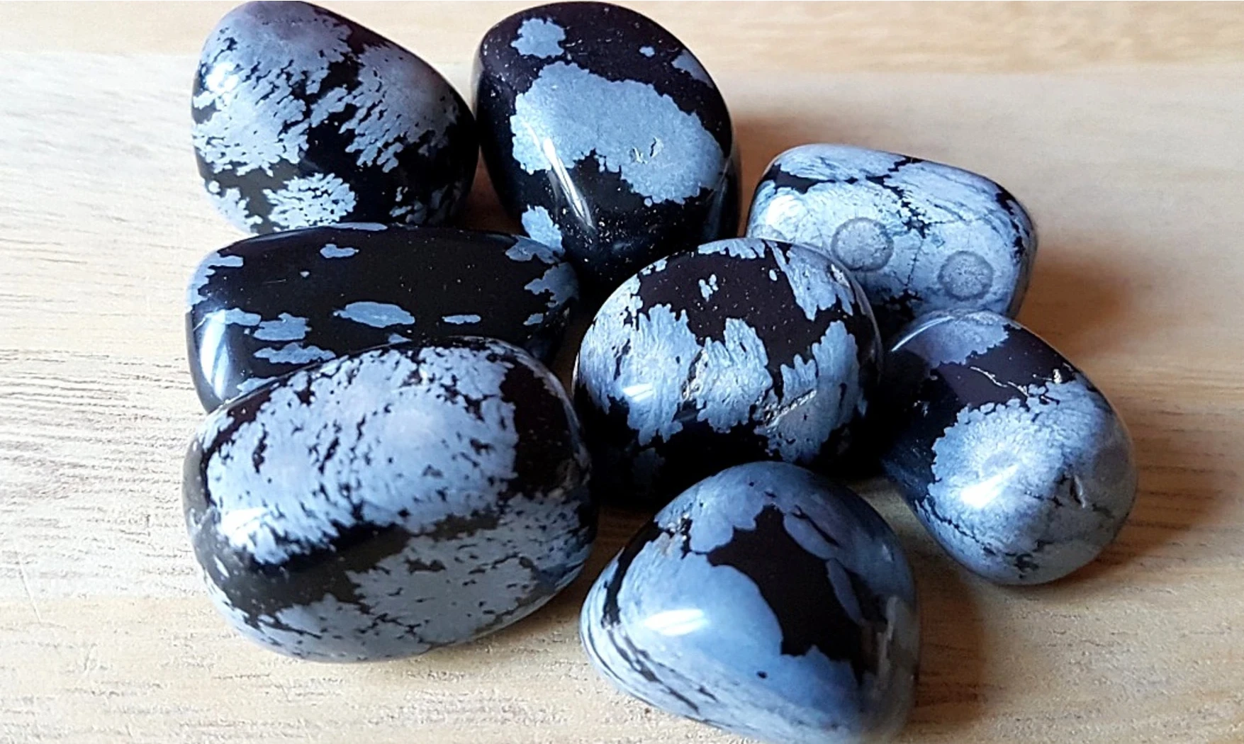 Obsidienne neige pierre roulée