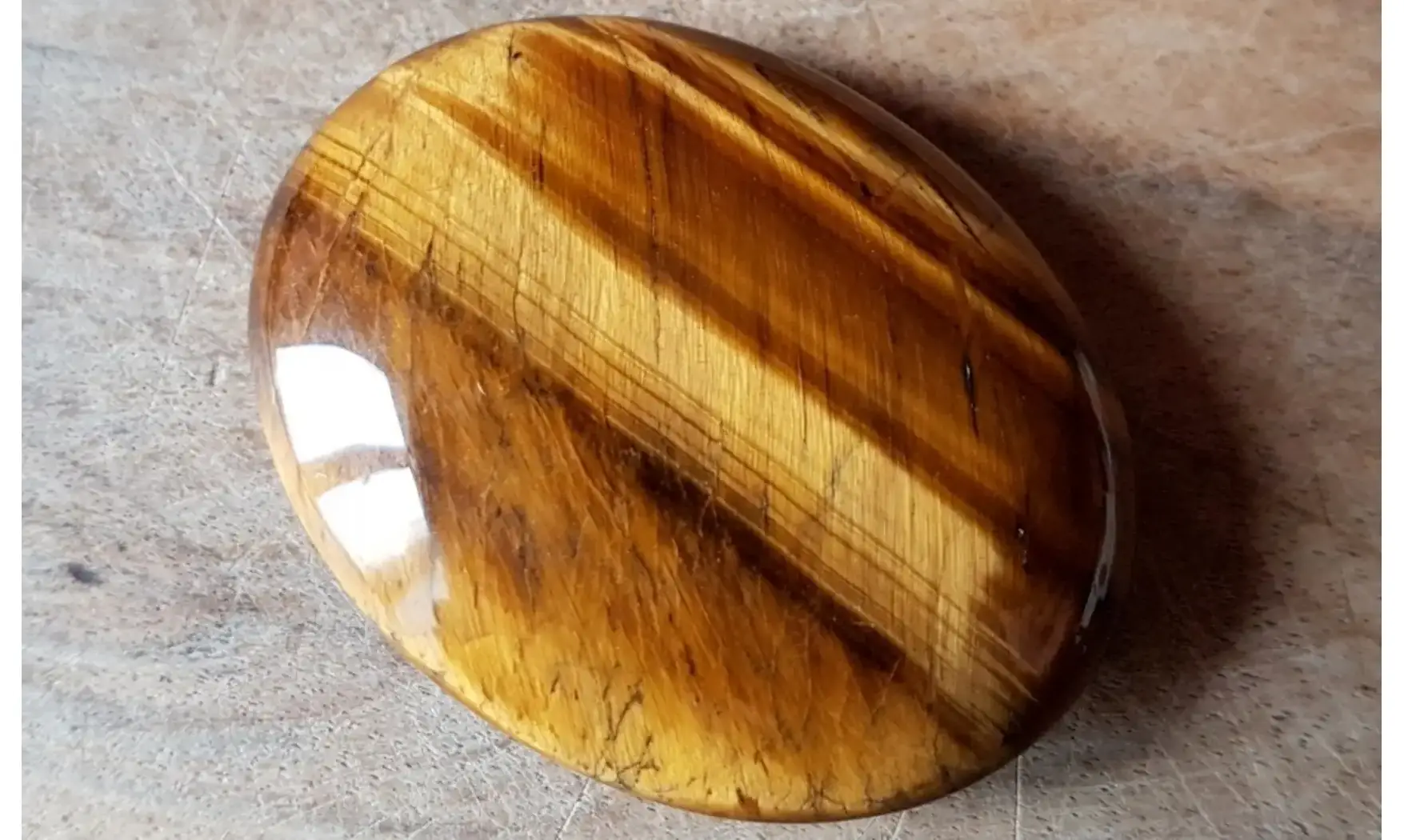 Oeil de Tigre Galet pierre plate