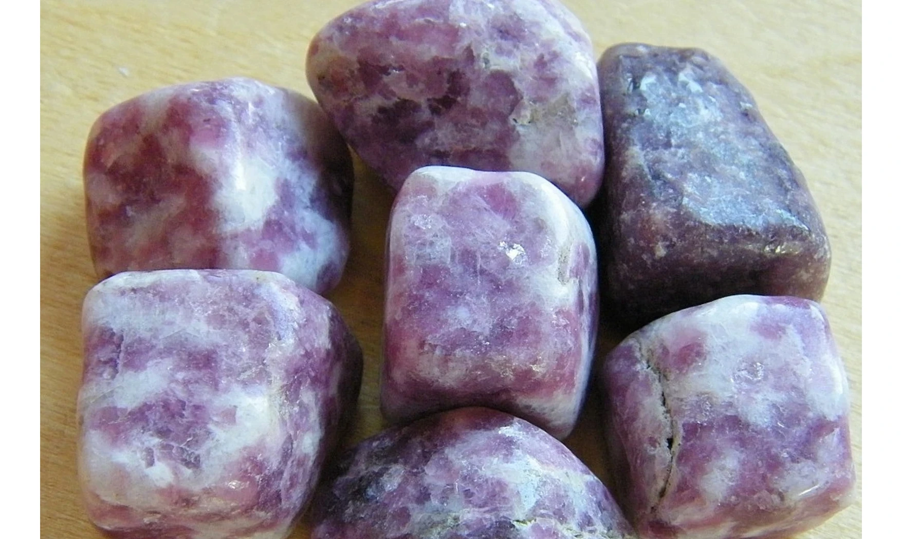 Lépidolite violette pierre roulée