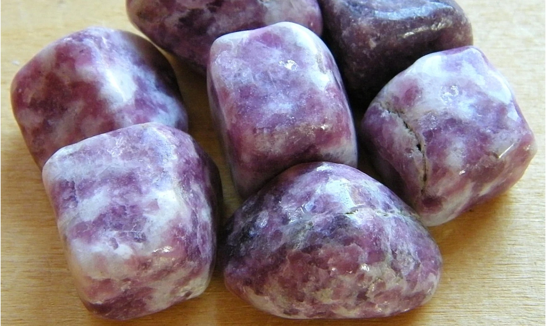 Lépidolite violette pierre roulée
