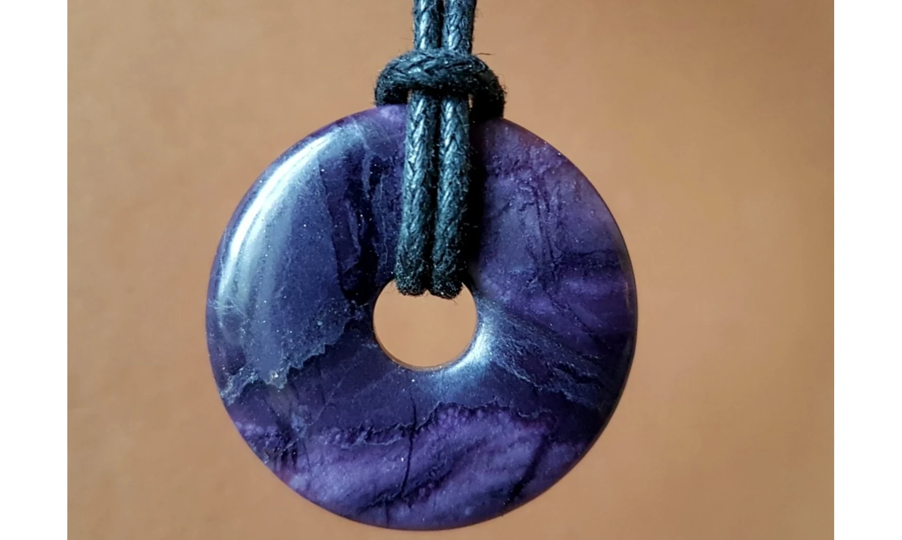 Fluorine Purple Heart Donuts pendentif