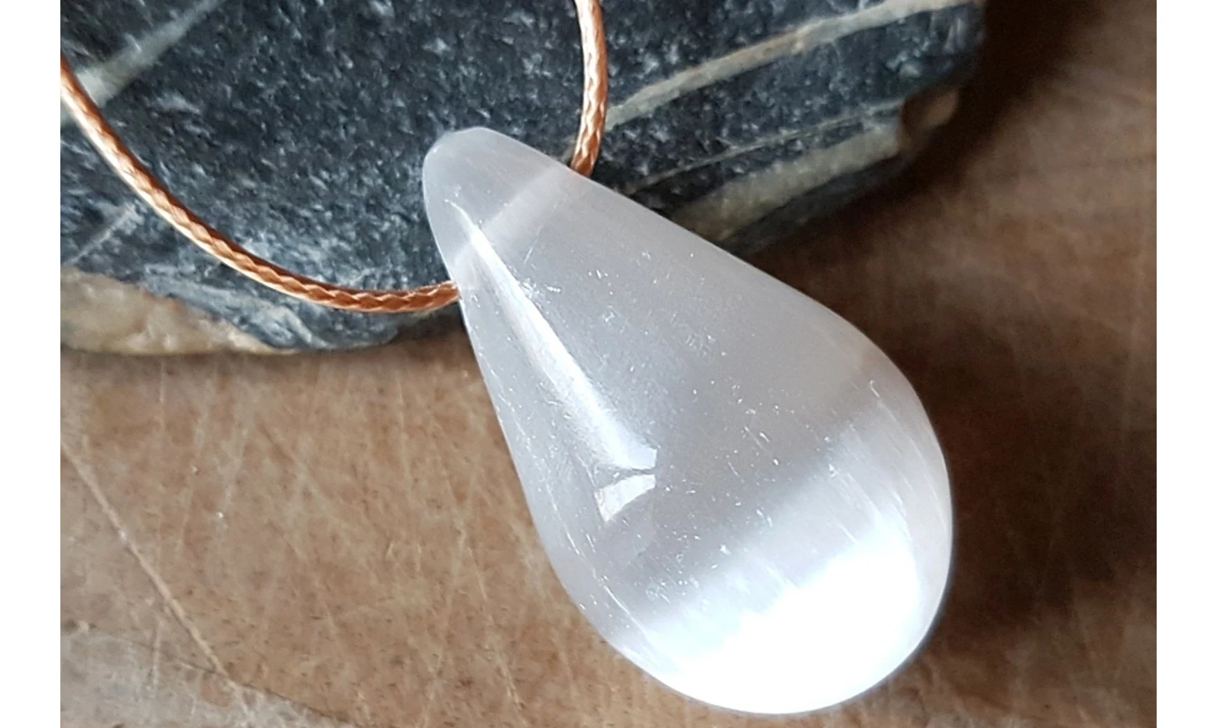 Sélénite pierre percée pendentif