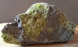 Péridot 7 Pierre Brute