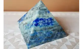 Pyramide Lapis lazuli pierre 6
