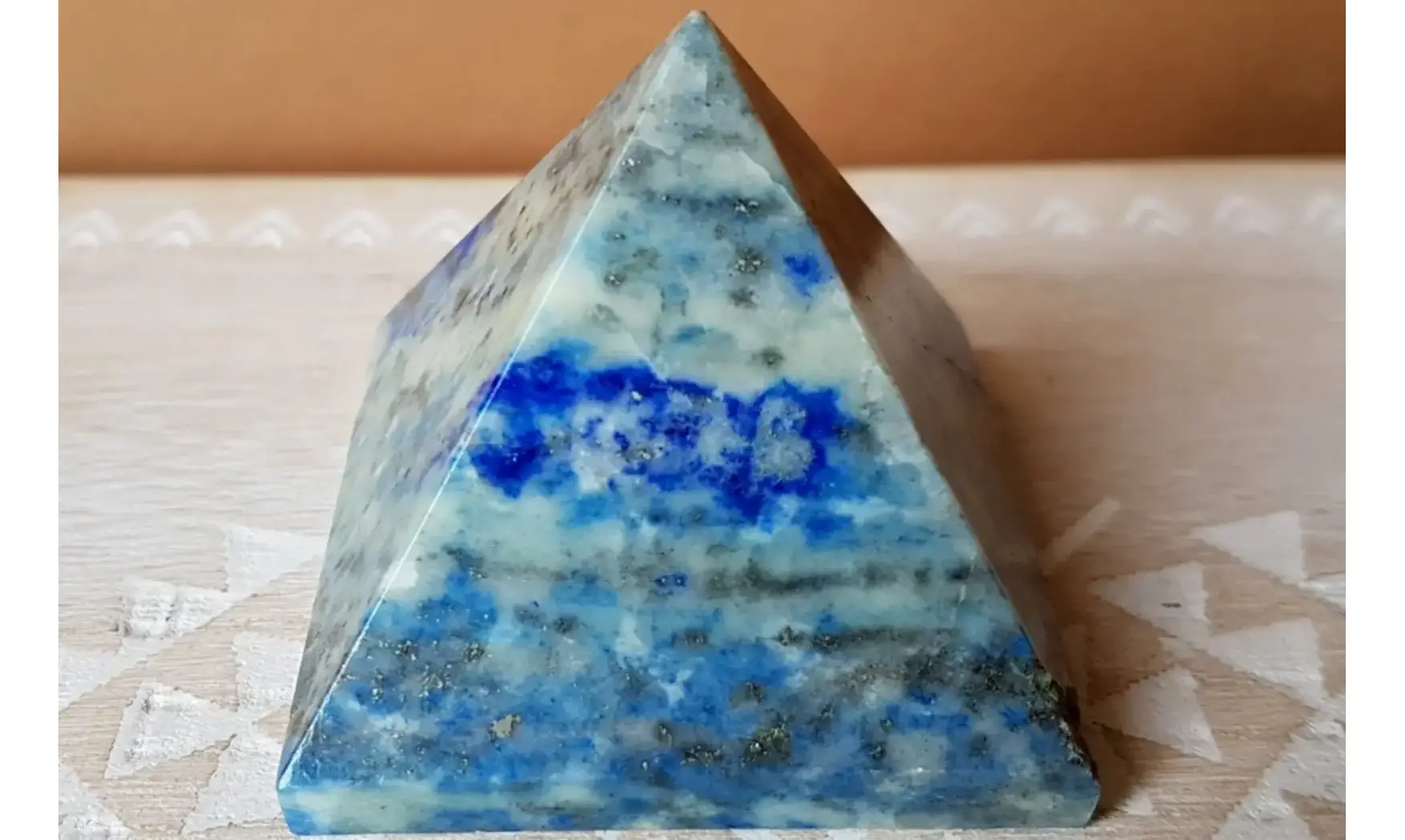 Pyramide Lapis lazuli pierre 6