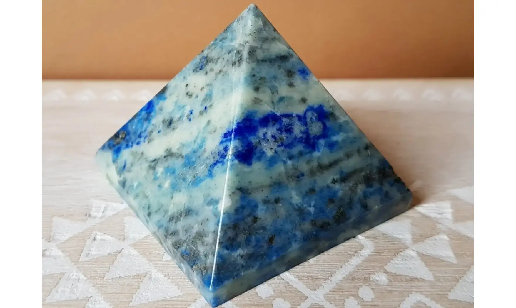 Pyramide Lapis lazuli pierre 6
