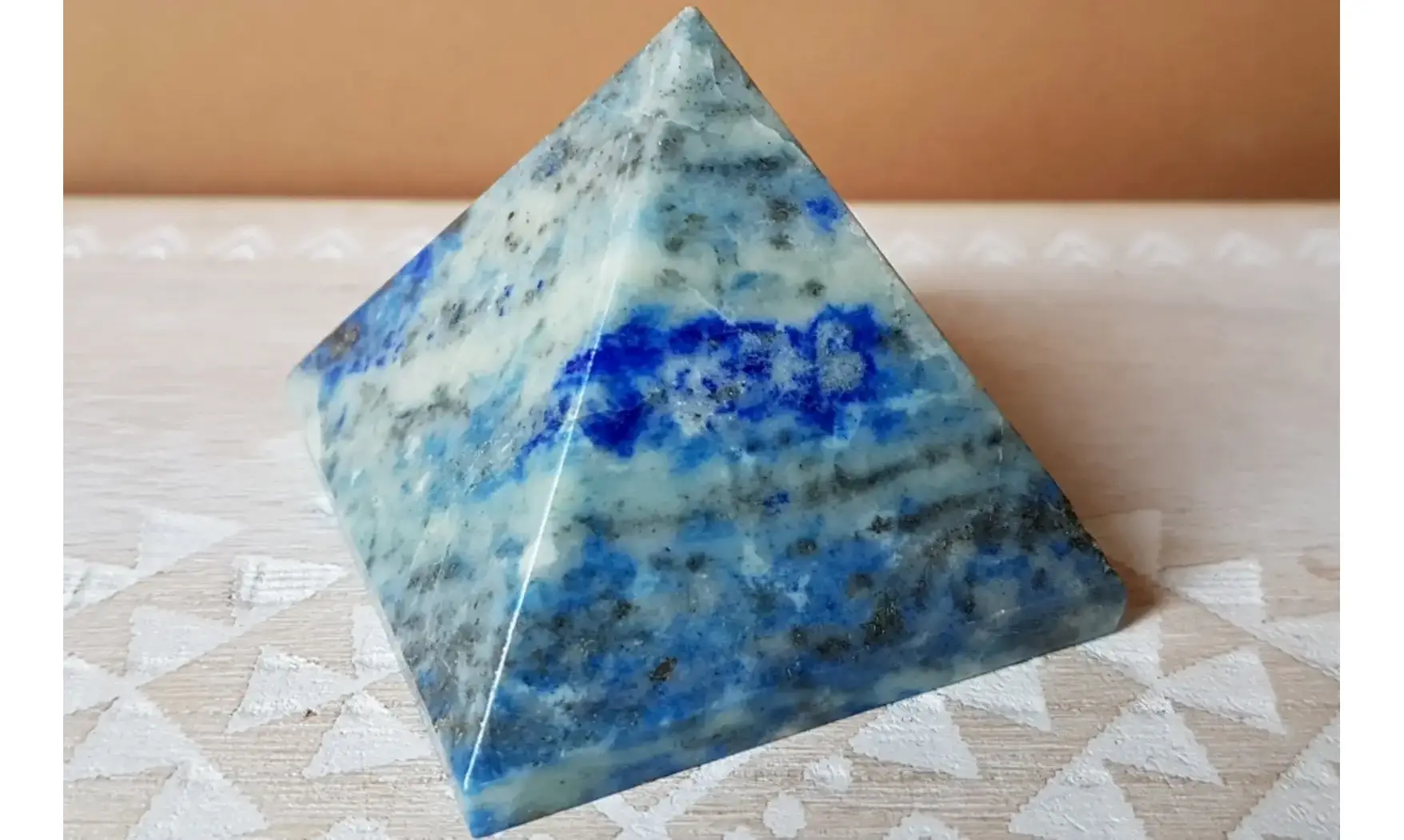Pyramide Lapis lazuli pierre 6