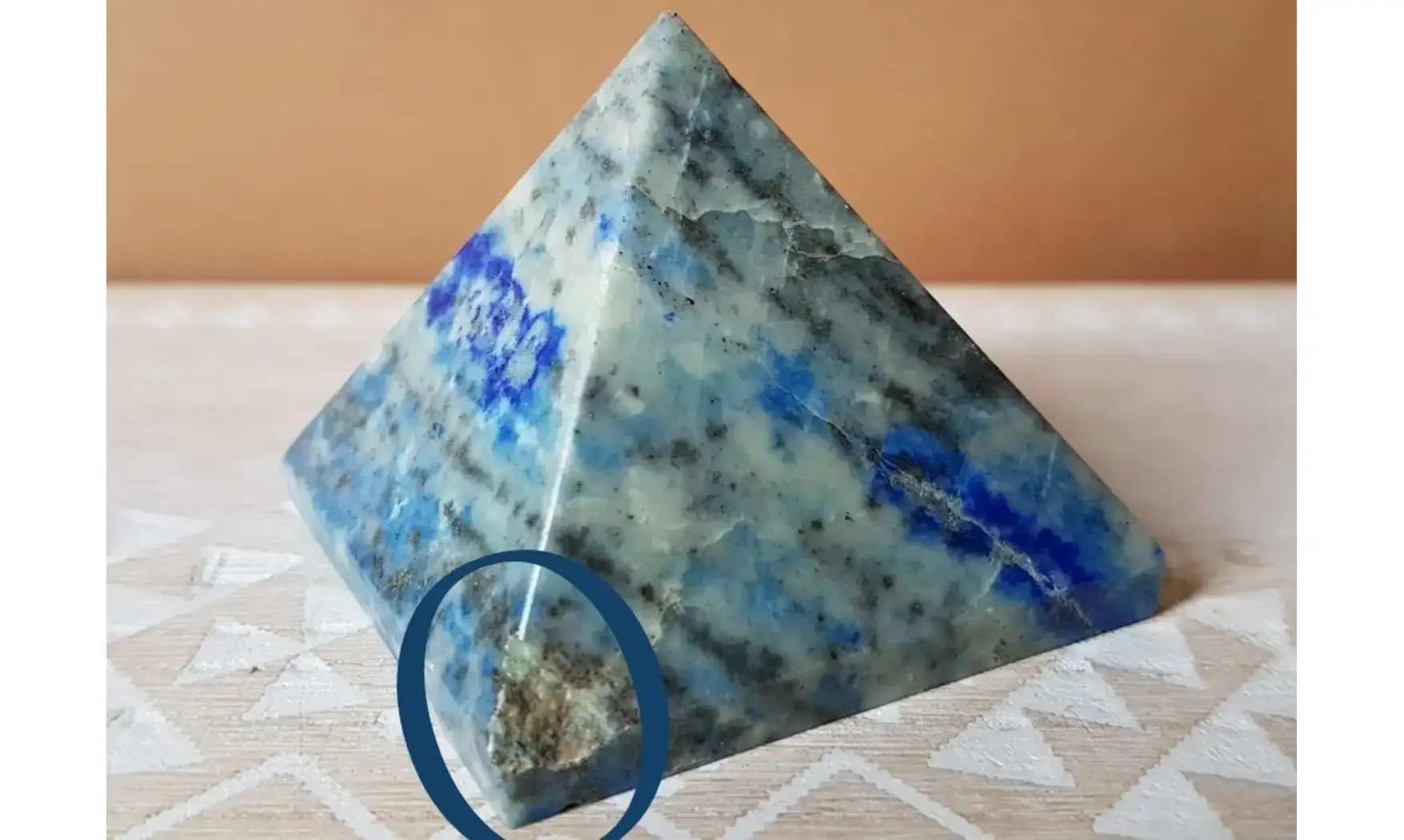 Pyramide Lapis lazuli pierre 6