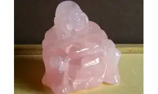 Quartz rose Bouddha pierre