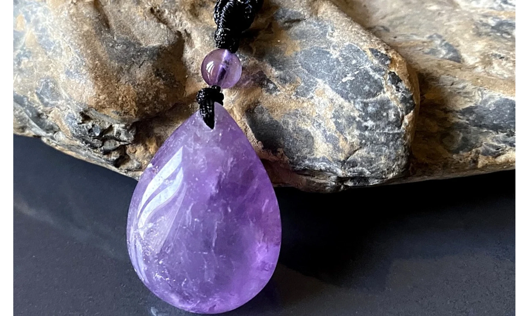 Améthyste pierre percée pendentif C