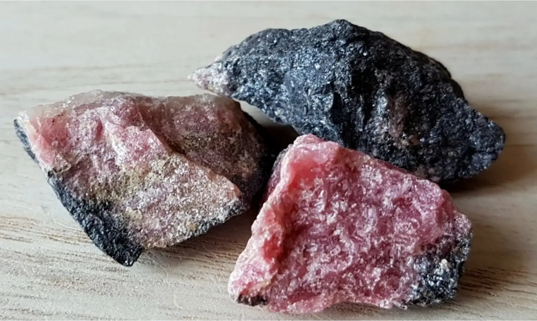Rhodonite Pierre Brute