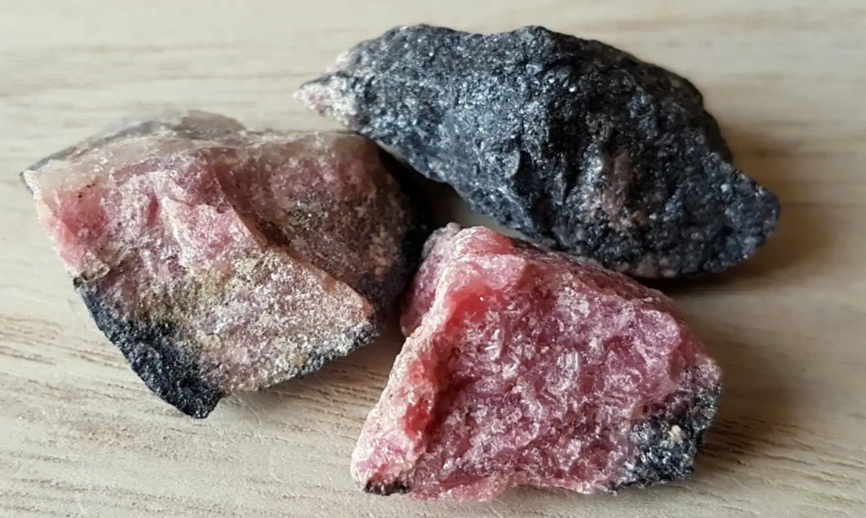 Rhodonite Pierre Brute
