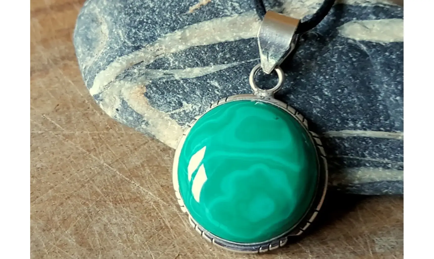 Malachite & 925 Silver plated pendant