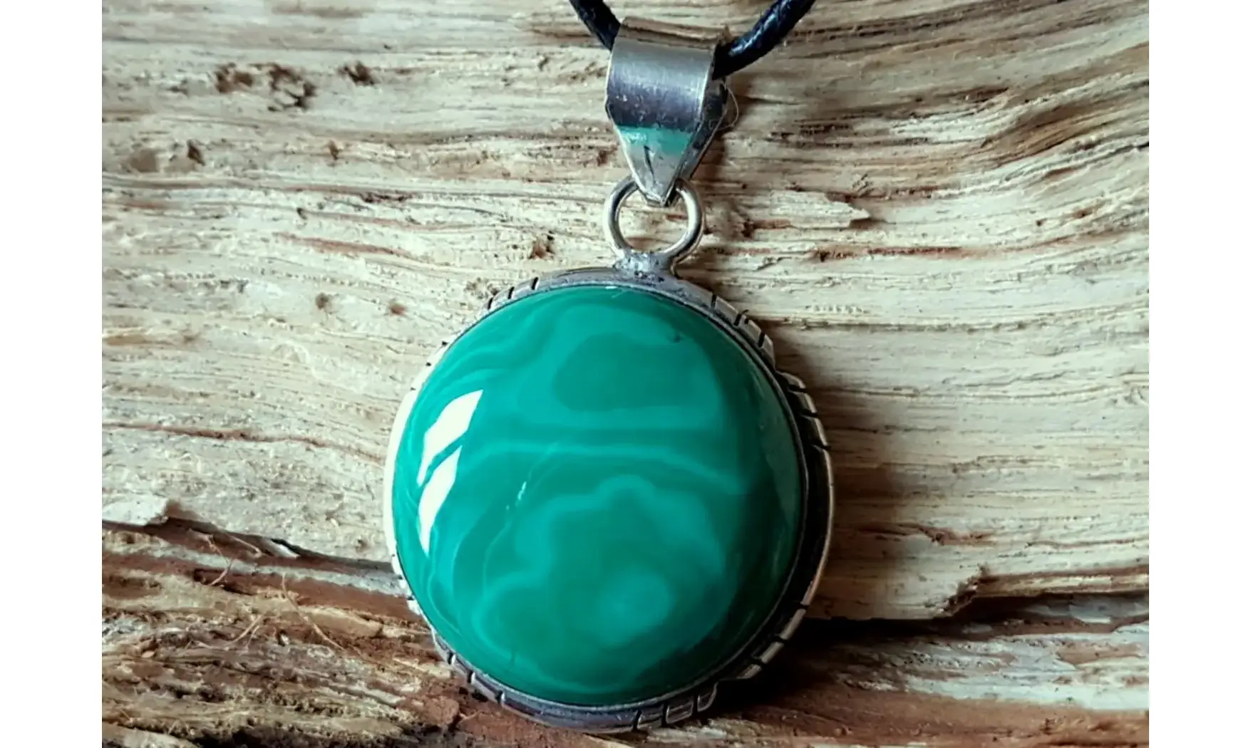 Malachite & 925 Silver plated pendant