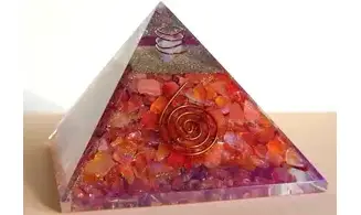 Cornaline Pyramide Orgonite pierres