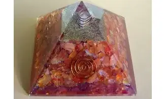 Cornaline Pyramide Orgonite pierres