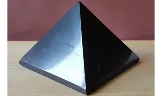 Pyramide Shungite pierre
