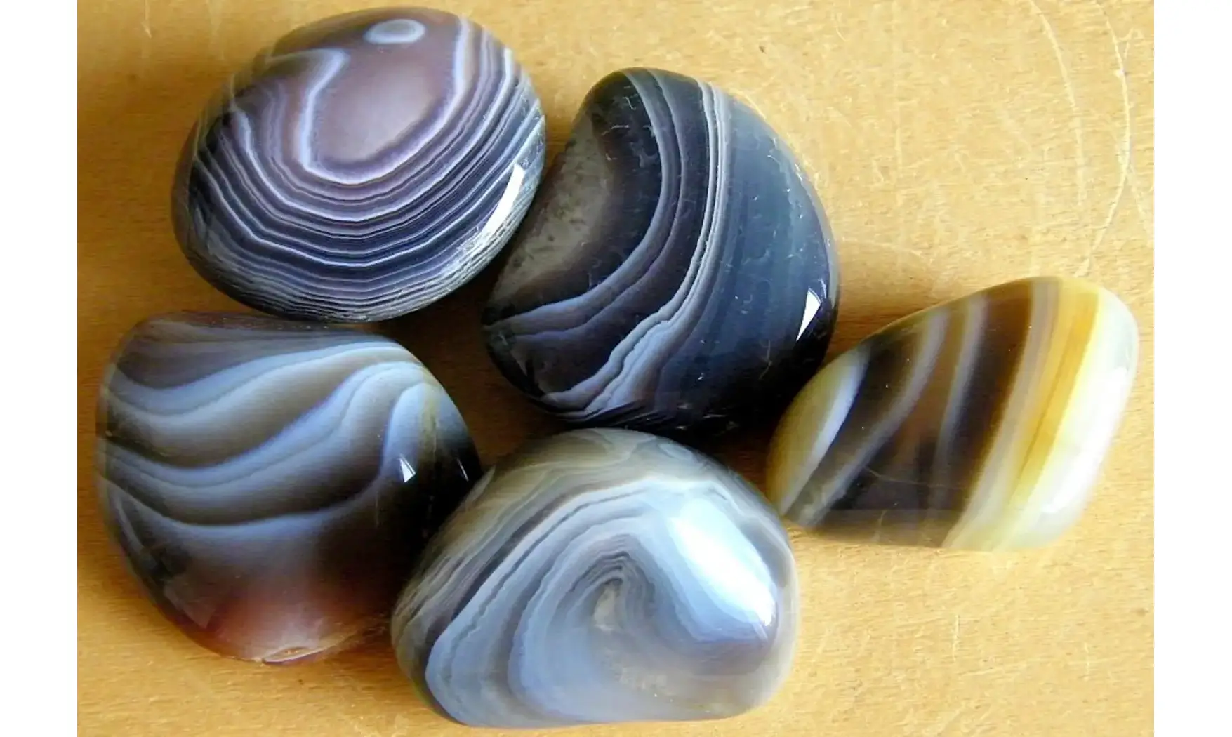 Banded Agate large tumbled stone