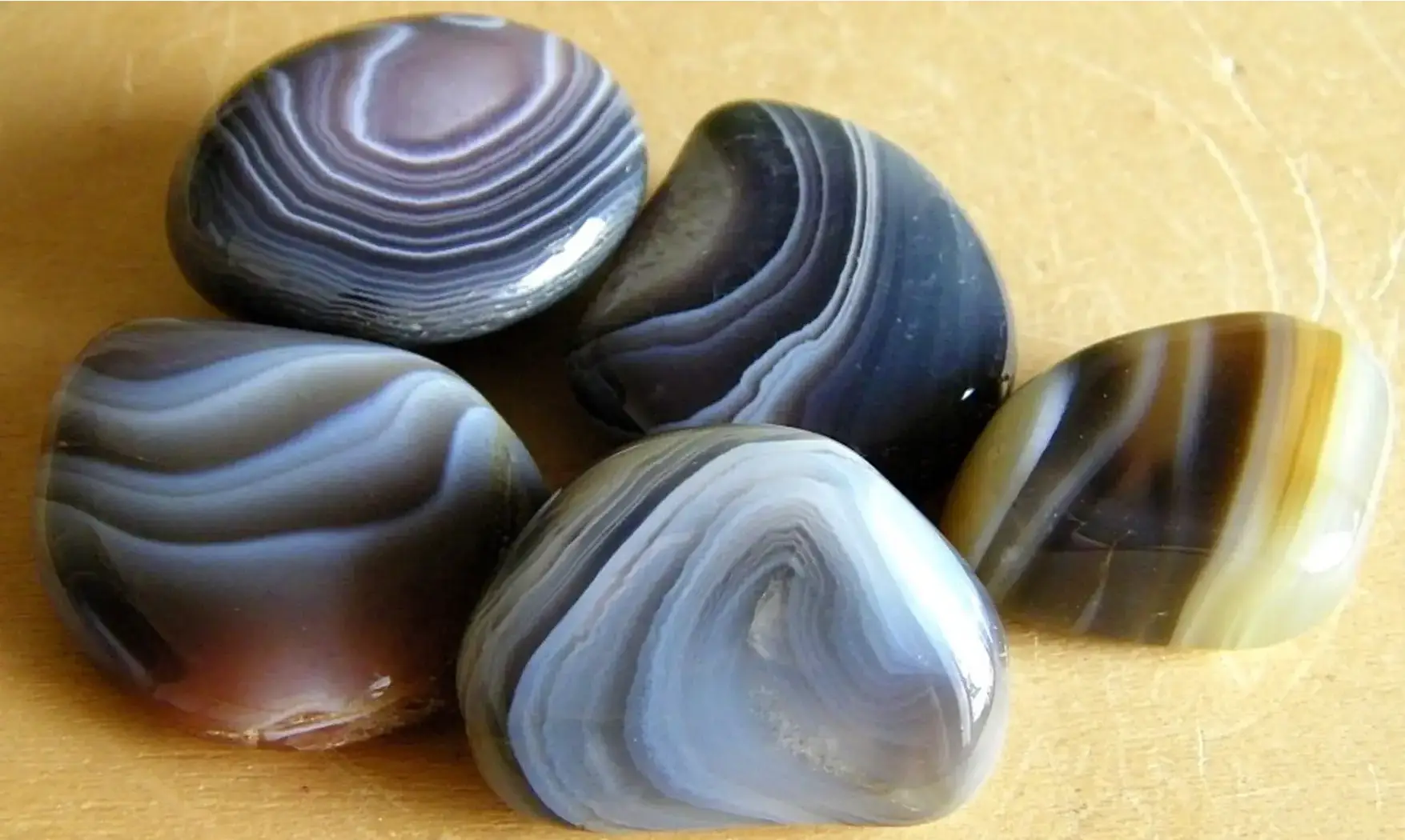 Banded Agate large tumbled stone