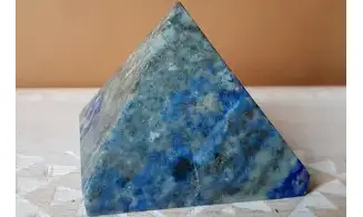 Pyramid Lapis lazuli