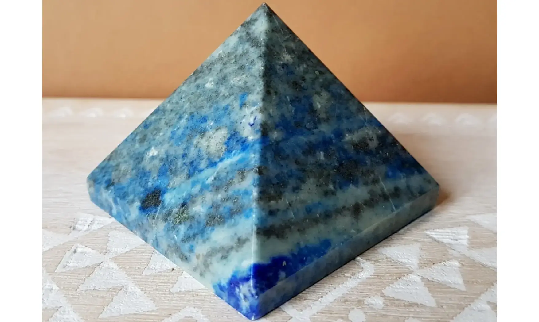 Pyramid Lapis lazuli