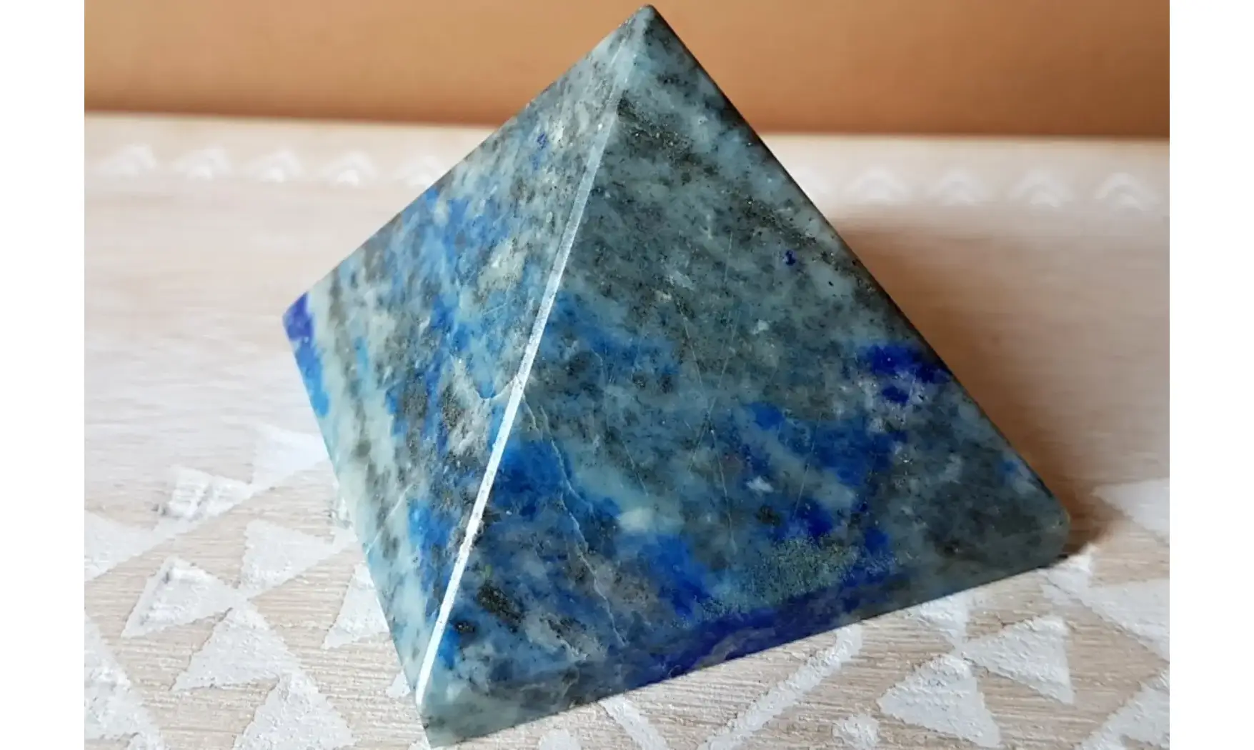 Pyramid Lapis lazuli