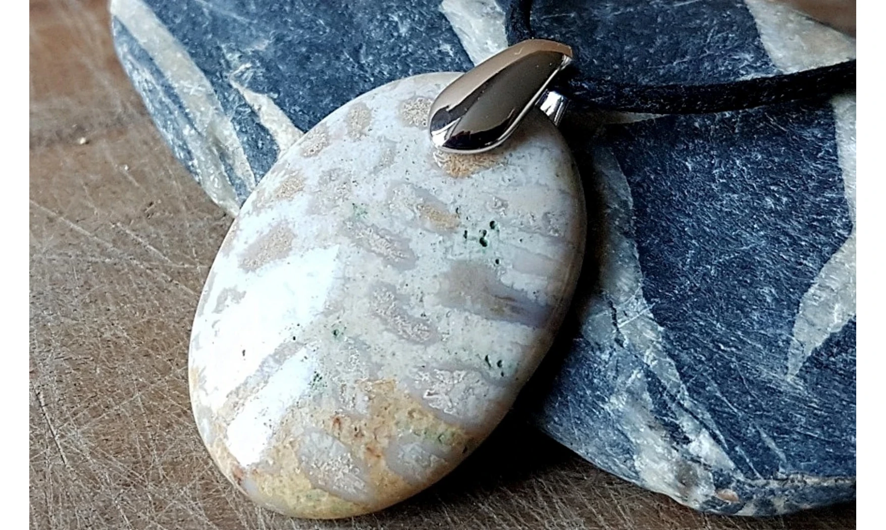 Corail fossile Galet pierre pendentif
