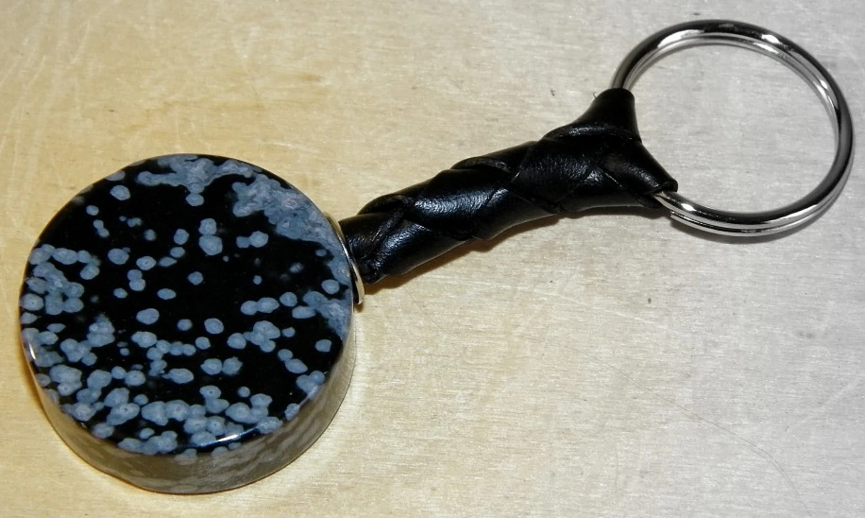 Snowflake Obsidian Keychain Diskus