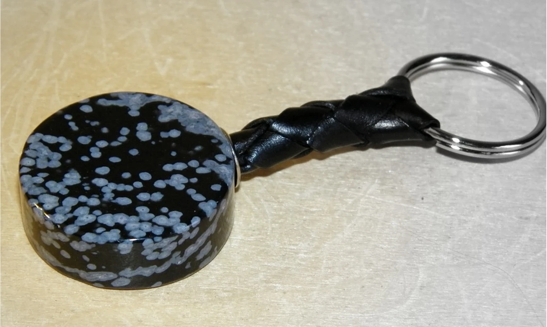 Snowflake Obsidian Keychain Diskus