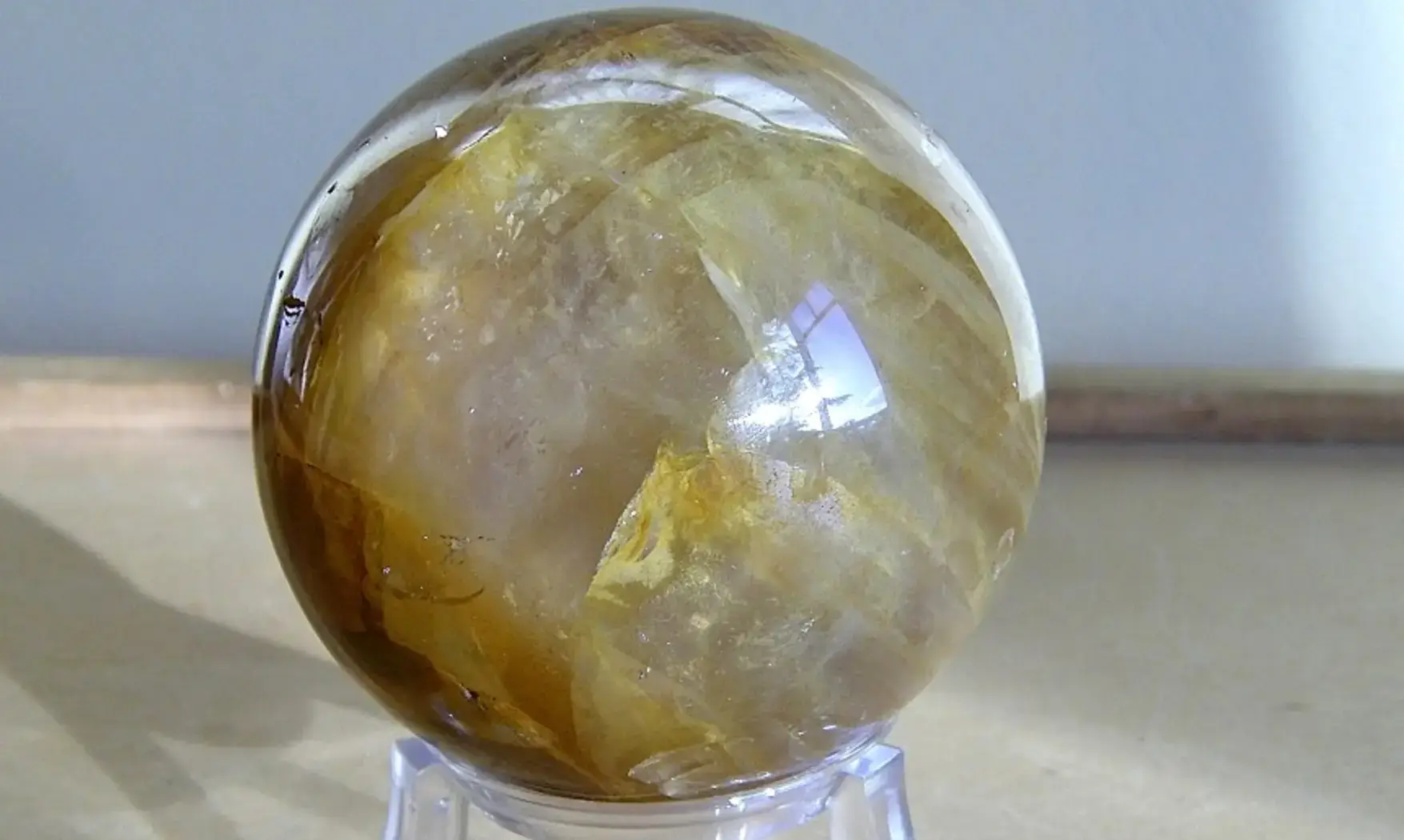 Quartz Hématoide Boule pierre