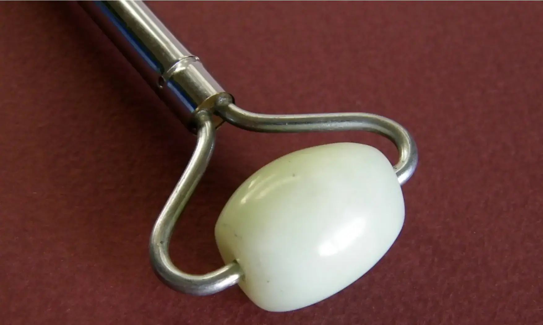 Jade wand/scratch