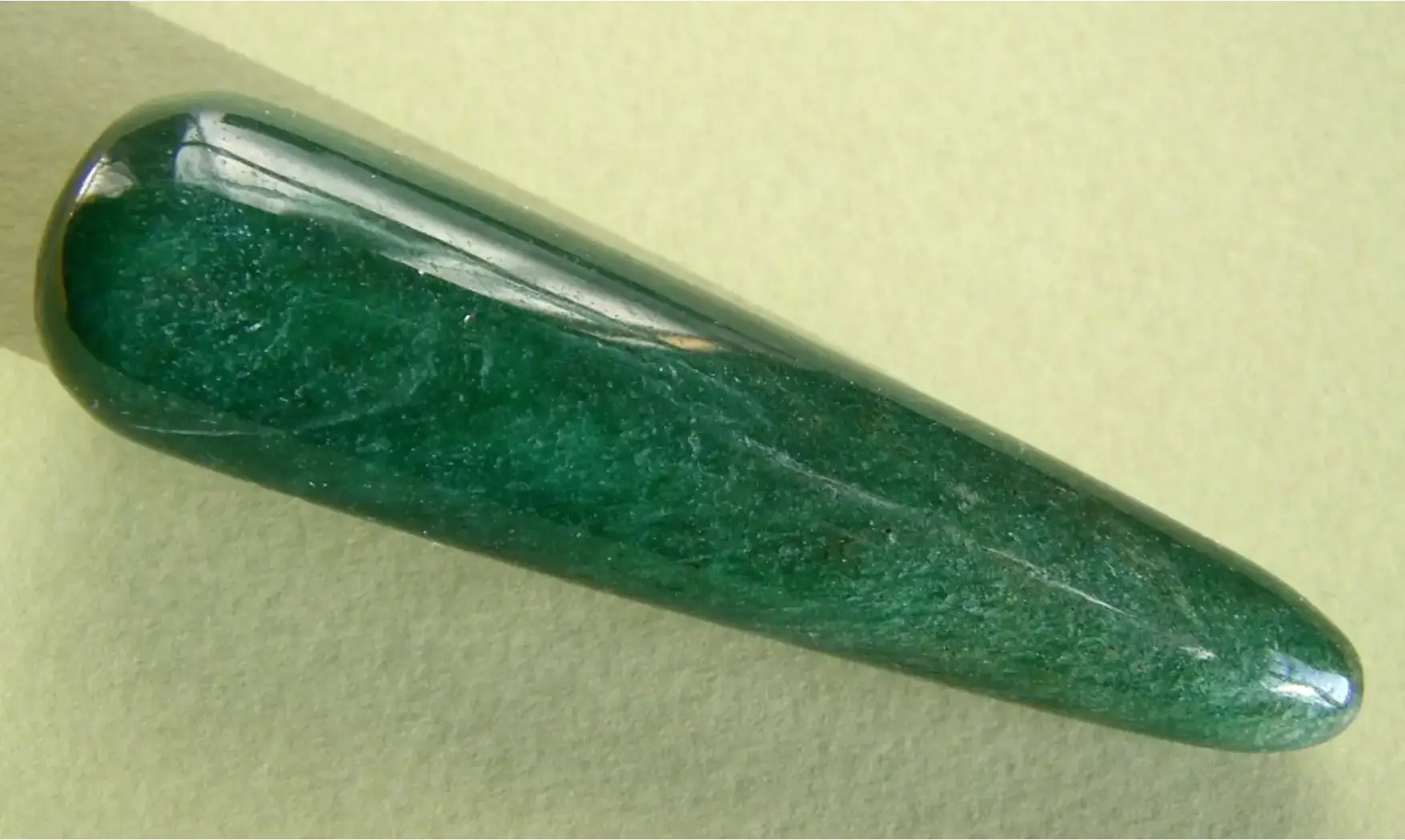 Fuchsite verte Bâton Massage pierre