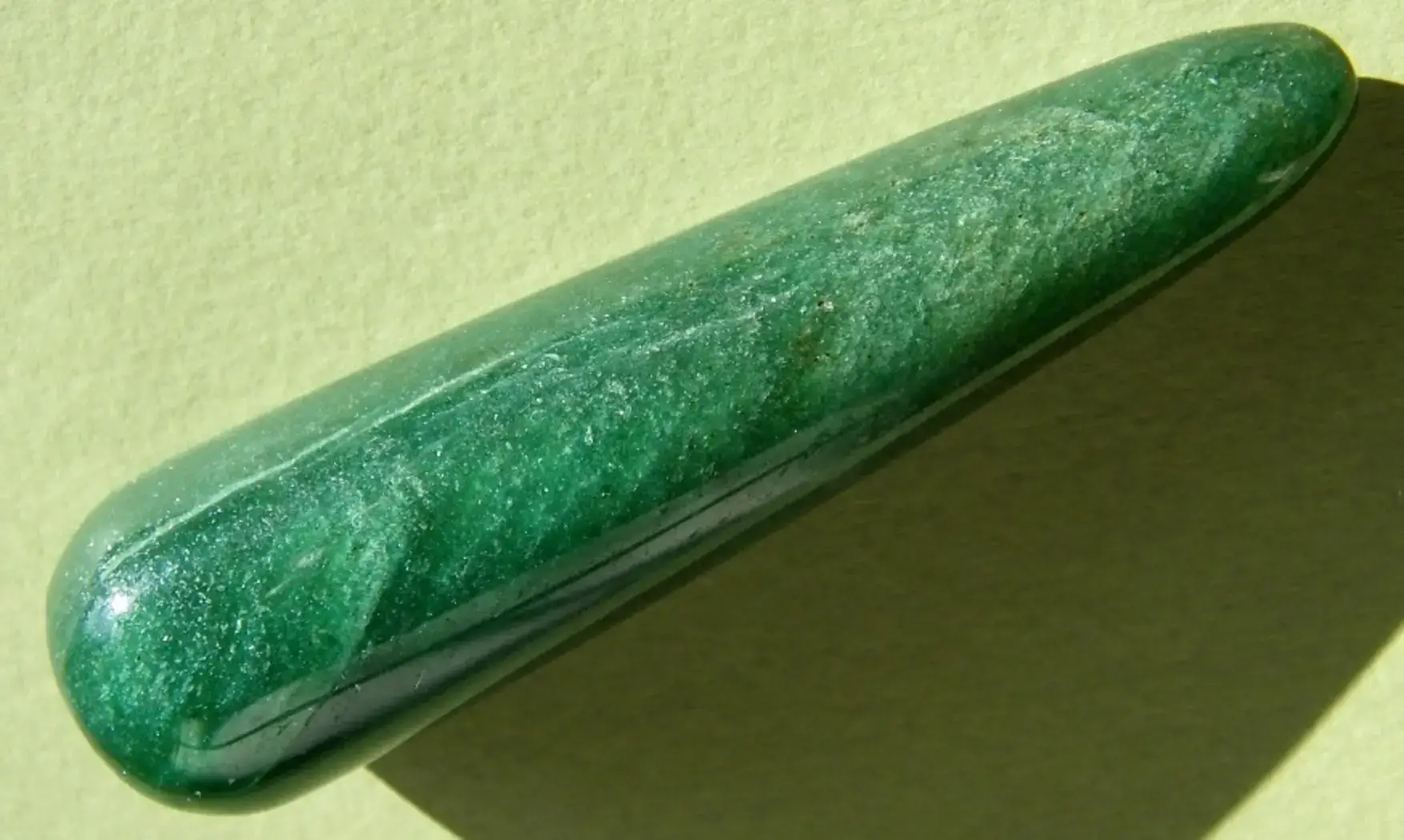 Fuchsite verte Bâton Massage pierre