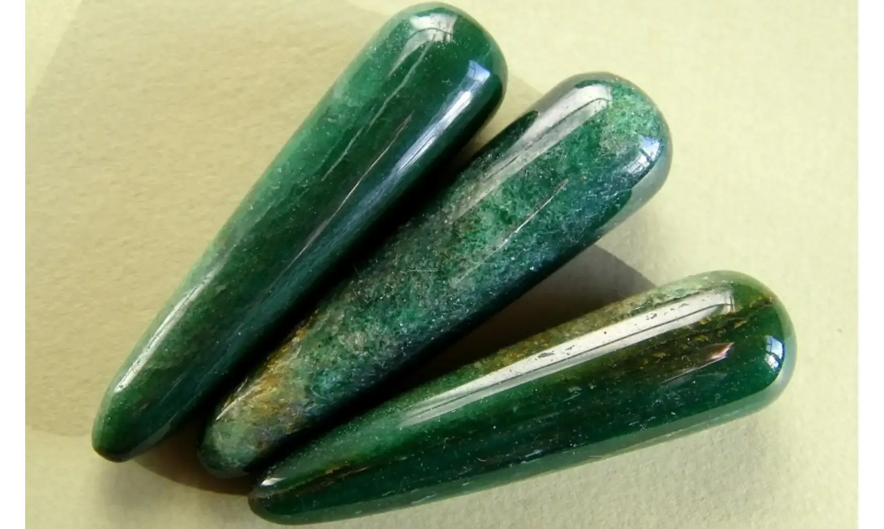 Fuchsite verte Bâton Massage pierre