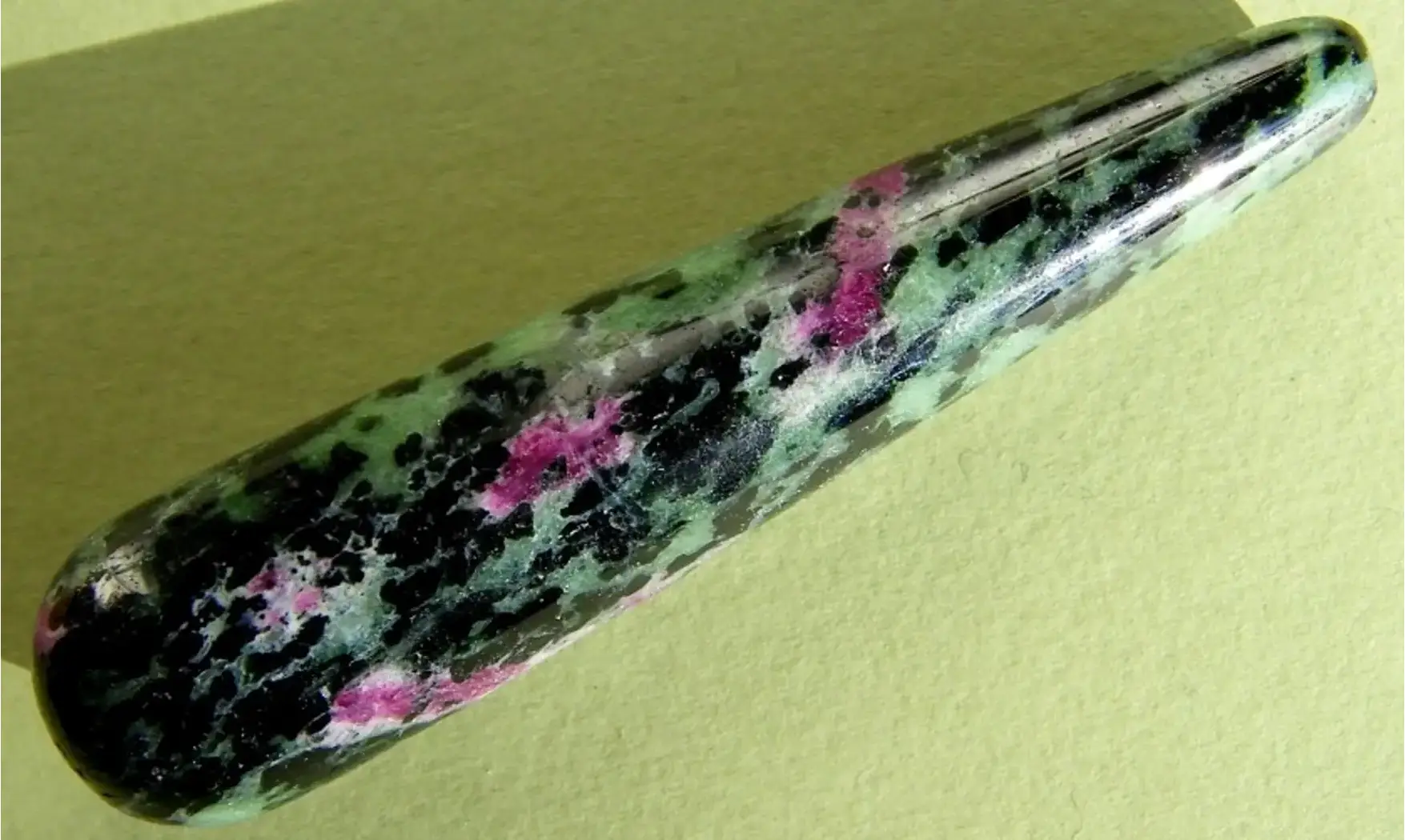 Ruby-Zoisite Massage wand