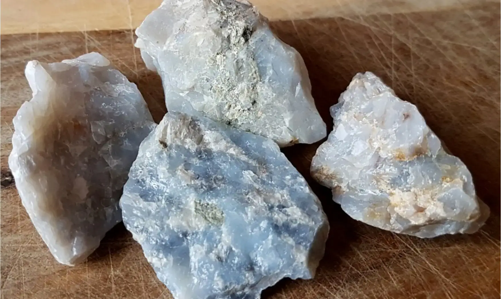 Calcédoine Bleue Pierre Brute