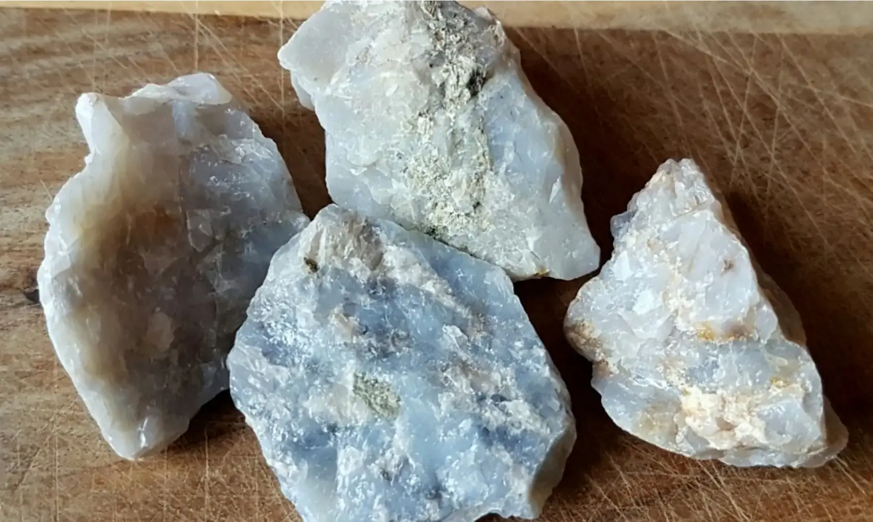 Calcédoine Bleue Pierre Brute