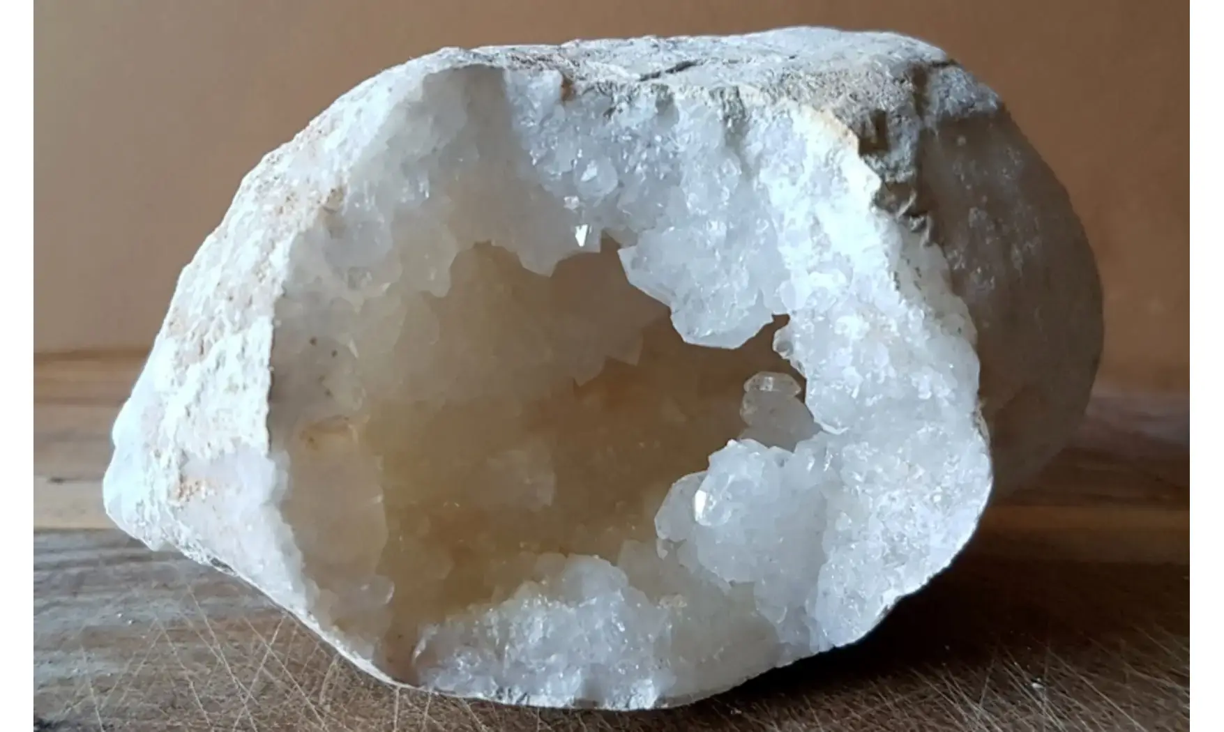 Cristal de roche Géode 6 Cristaux