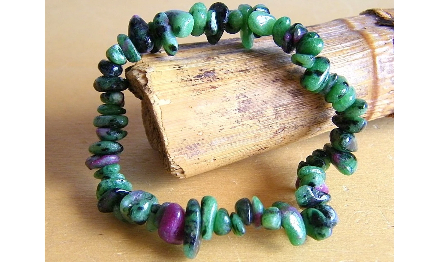 Rubis sur Zoisite bracelet Baroque