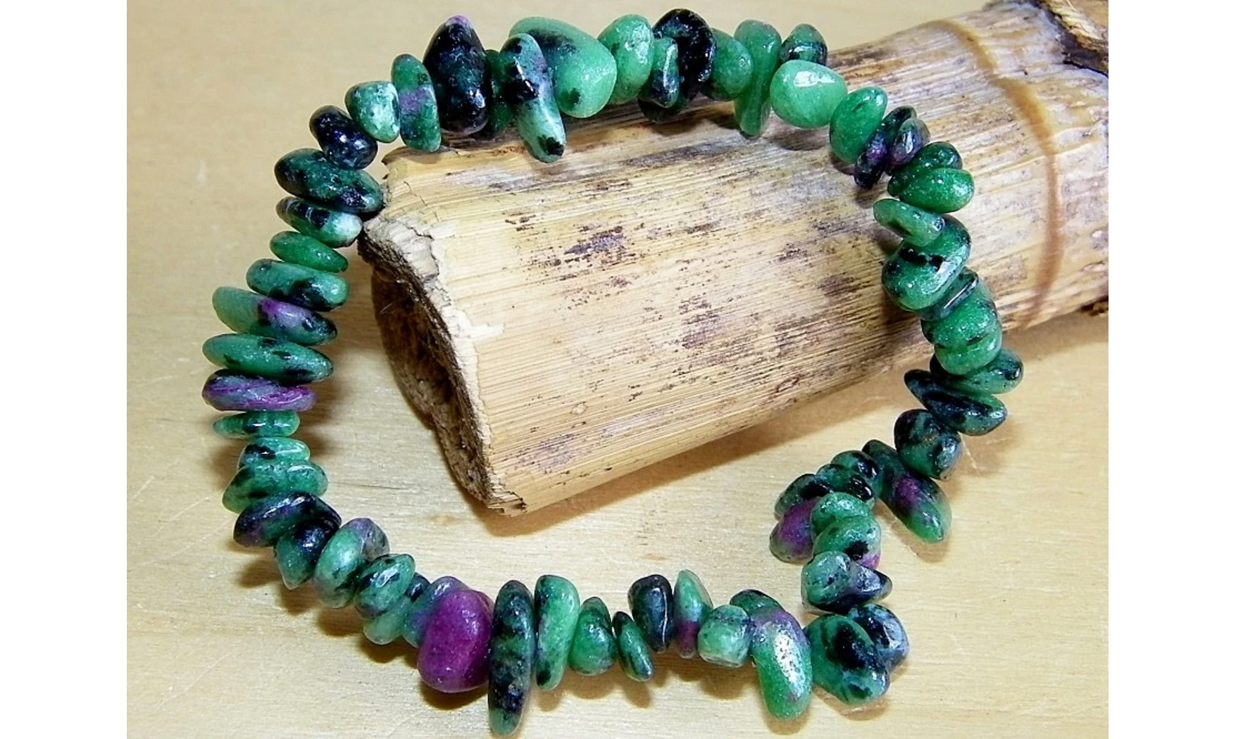 Rubis sur Zoisite bracelet Baroque