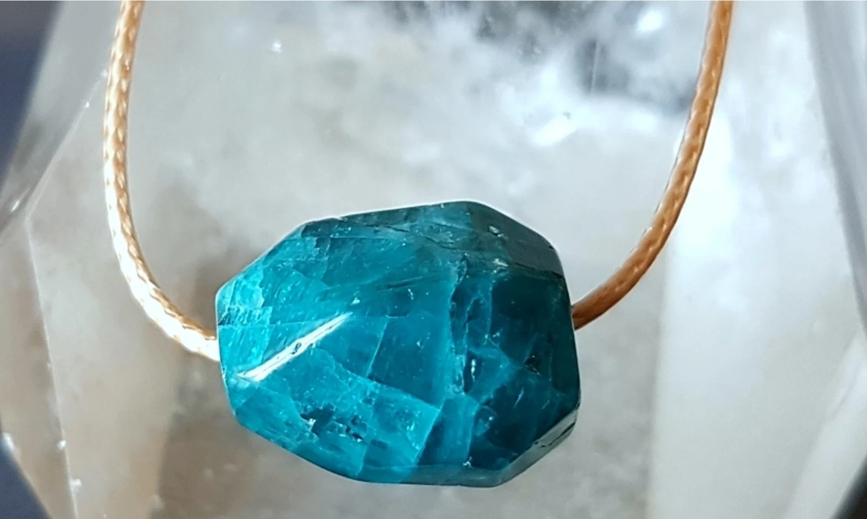 Apatite bleue Bloc percé pendentif