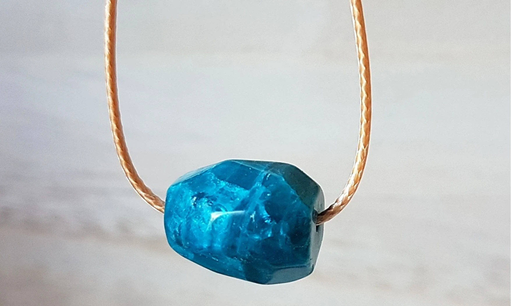 Apatite bleue Bloc percé pendentif