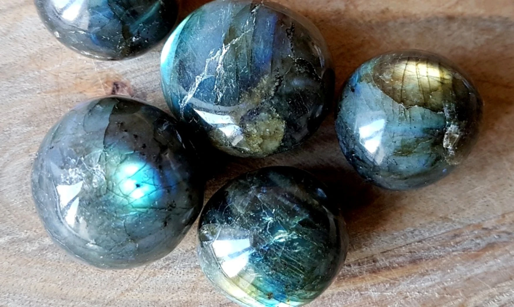 Labradorite pierre roulée