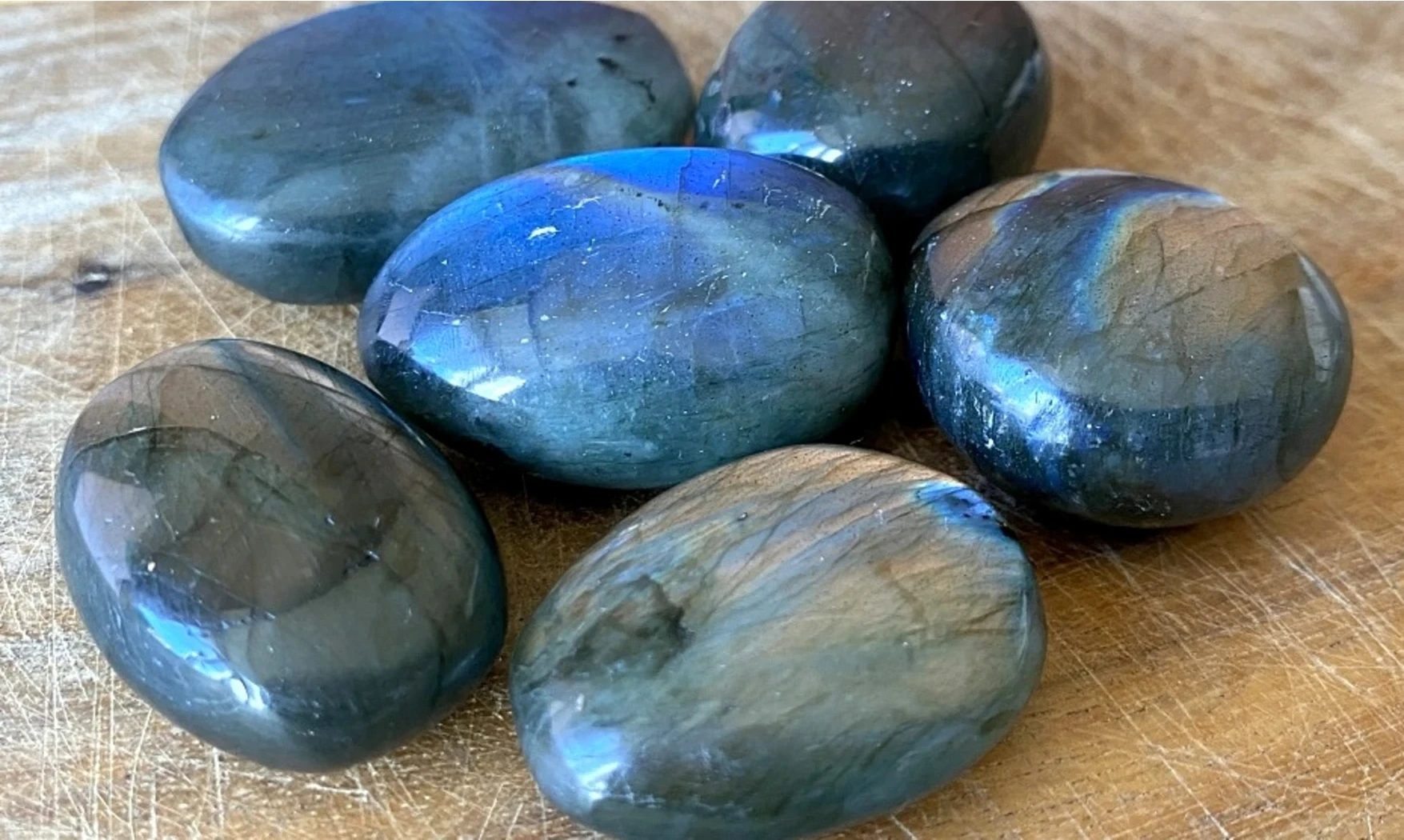 Labradorite pierre roulée